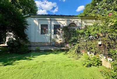 Spre Vânzare Proprietate remarcabilă cu 6 camere în inima Iașului ! - 6