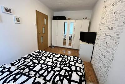 Apartament cu 3 camere semidecomandat, mobilat în Tractorul - 5