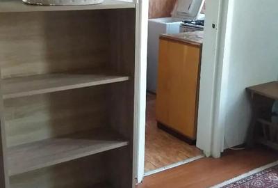 Inchiriez garsoniera zona Dacia-Sovata etaj 2 - 3