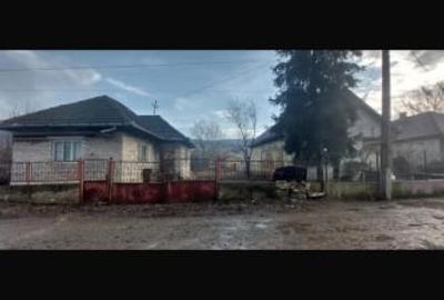 Casa demolabila Faureni, 2600 mp teren - 2