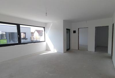 Casă cu 3 camere în Vladimirescu