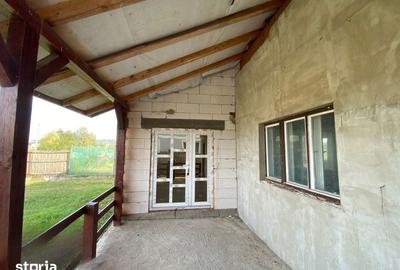 Casă cu 3 camere cu Teren 435 Mp în Groși - 9