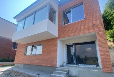 Oportunitate! Casa individuala 220mp utili, 714mp teren, Floresti - 1