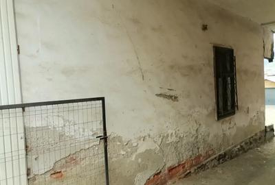 Casa cu 2 camere,bucatarie,magazie,teren 96m2,pt spatii comercial birouri,in zona centrala la strada - 9