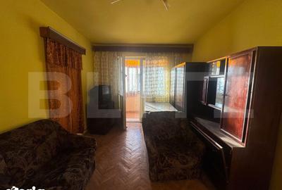 Apartament cu 3 camere semidecomandat în Central - 1