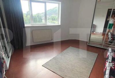 Apartament de 4 camere, decomandat, parcare, 80mp, cartierul - 6