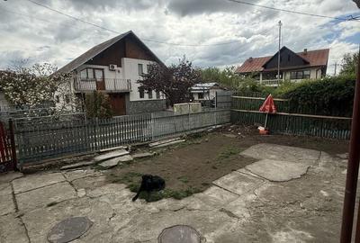 Casă cu 4 camere în Bănești