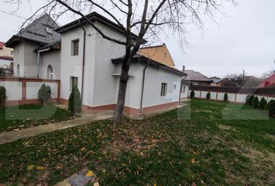 Casă cu 4 camere cu Canalizare în Central - 18