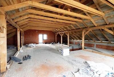 Casă cu 4 camere cu Canalizare în Sântandrei - 9