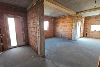 Duplex cu 3 camere cu Canalizare în Moșnița Nouă - 3