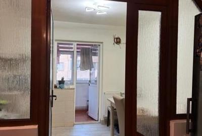 Apartament de vanzare 2 camere decomandate POARTA 6 - 5
