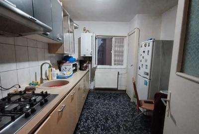 Apartament spa?ios cu 2 camere de vanzare Zona Sagului-Dambovi?a, aproape de Turist. - 1