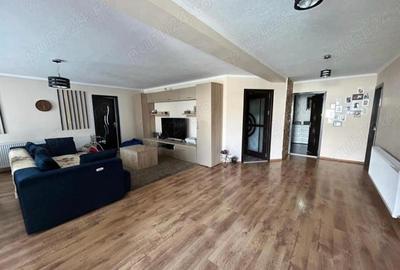 Casă cu 5 camere cu Teren 2401 Mp în Priboieni - 1