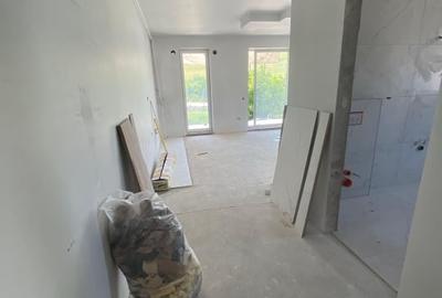 3 camere + terasa 100mp, apartament partial finisat - 3