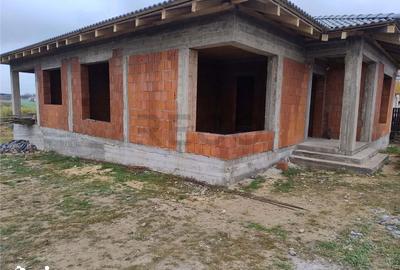 Casă cu 4 camere cu Teren 580 Mp în Oșorhei - 6