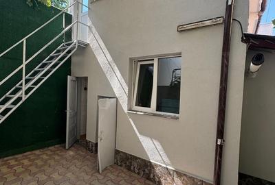 Casă individuală cu 5 camere cu Canalizare în Central - 3