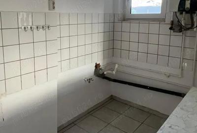 Vand Apartament 2 camere, renovat,Simeria, Str. Fabricii - 3