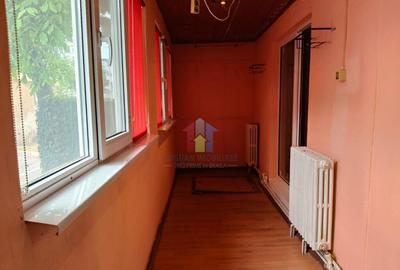 Ap 2 cam, conf 1, Buzaului Parter cu balcon, LIBER - 9