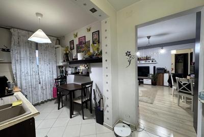 Apartament 3 camere, 72 mp utili, Drumul Taberei - Valea Ialomitei, Vedere spate Apartament 3 camere, 72 mp utili, Drumul Taberei - Valea Ialomitei, Vedere spate - 2