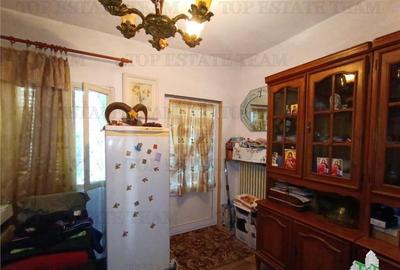 Casa, gradina si curte intr - un peisaj de poveste, aici in - 2