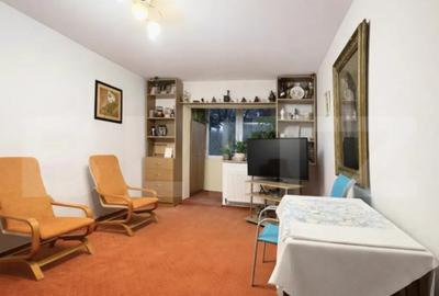 Apartament cu 3 camere decomandat în Lipovei