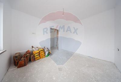 Casă individuală cu 4 camere cu Teren 330 Mp în Stupini - 11