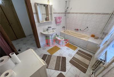 Casa P 1E Pod S= 435 mp, teren 938 mp, pretabila clinica, gr - 14