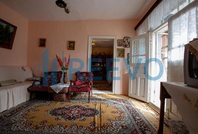 Casă cu 5 camere cu Teren 3365 Mp în Conțești - 12