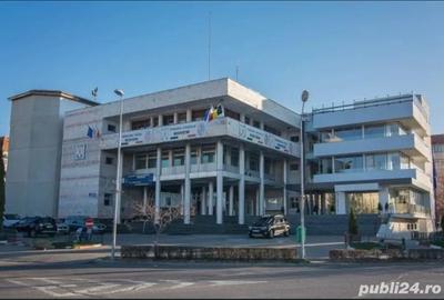 Apartament cu 4 camere decomandat în Central - 2