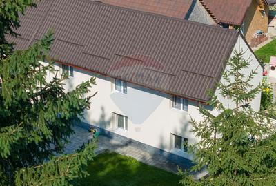 Casa / Vila Saseasca cu 6 camere de vanzare in Vulcan, Brasov - 22