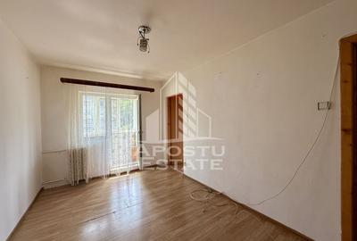 Apartament o camera, etaj intermediar, zona Badea Cartan - 2