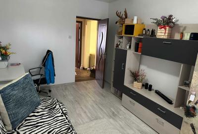 Apartament cu 4 camere decomandat în Micro 17 - 1
