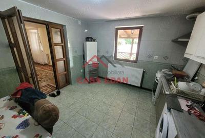 Casă cu 4 camere în Filipeștii de Pădure - 8