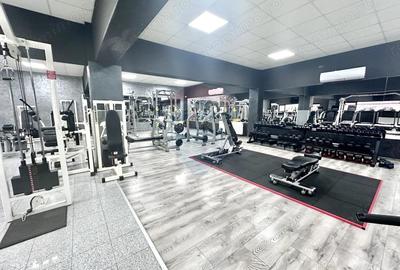 Spațiu comercial, de 926 mp, în Central - 8