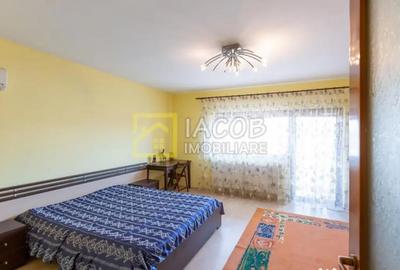 Casă cu 10 camere cu Canalizare în Șerbănești - 1