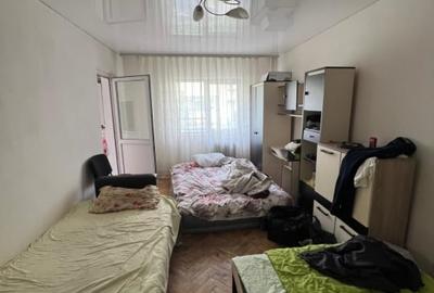 Apartament cu 2 camere decomandat în Podul de Fier