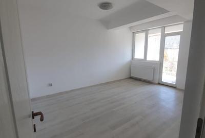 Apartament cu 7 camere decomandat în Central - 7