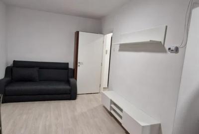 Garsoniera decomandat - zona Noua - 2