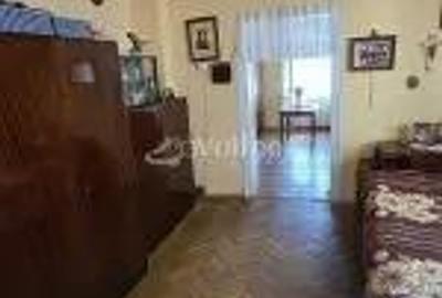 Resita, de vanzare casa, doua corpuri, curte, zona centrala - 12