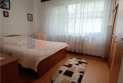 Apartament cu 3 camere semidecomandat în Micro 3 - 4