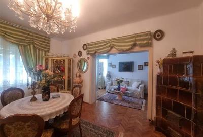 CASA CU ETAJ IN CENTRU - 29
