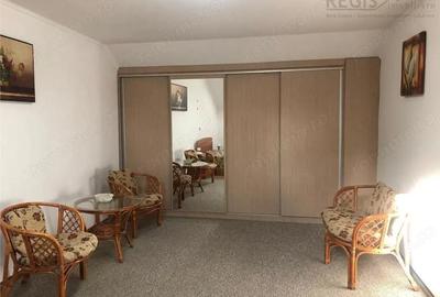 Casă cu 5 camere cu Garaj în Central - 11