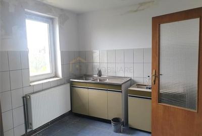 GIARMATA - 3 camere - 1 baie - 1 balcon - ETAJ 1 - BLOC IZOLAT - 4