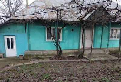 Casă cu 2 camere cu Teren 70 Mp în Vârfu Câmpului - 2