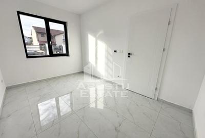 Duplex cu 5 camere, despartit prin camera tehnica, finalizat la asfalt - 12