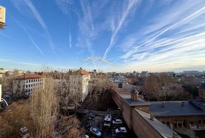 Apartament cu 4 camere *95mpc* // Bulevardul Unirii - 14