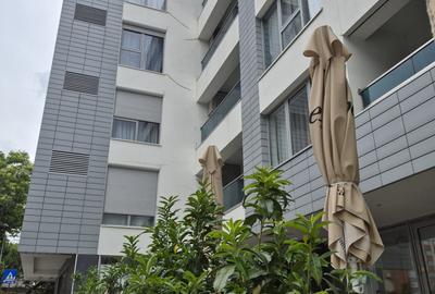 Apartament cu 2 camere semidecomandat, mobilat în P-ța Romană