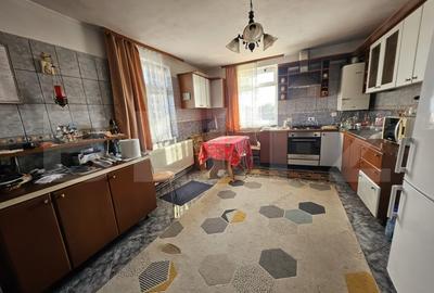 Apartament spatios in vila, 6 camere, 235 mp, zona Grivita Apartament spatios in vila, 6 camere, 235 mp, zona Grivita - 7