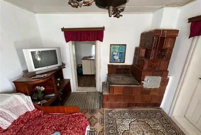 Casa de vanzare in comuna Vulturu , la strada Principala - 15