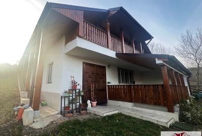 Casă individuală cu 4 camere cu Teren 2300 Mp în Est - 1